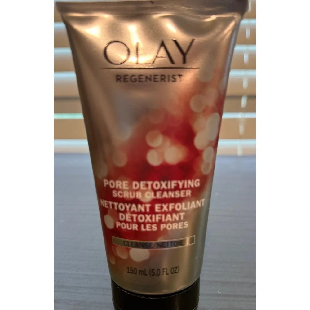 Olay Regenerist Pore Detoxifying Scrub‎ Cleanser 5.0 fl oz Exfoliating Face Wash